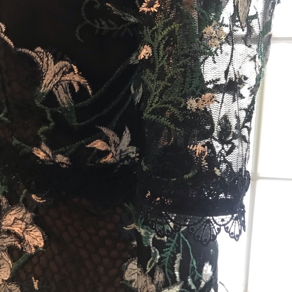 Marchesa Short Sleeve Embroidered Cocktail Dress - Picture 7 of 9